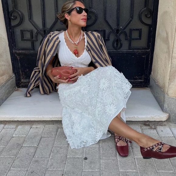 ZARA FLORAL EMBROIDERED MIDI SKIRT